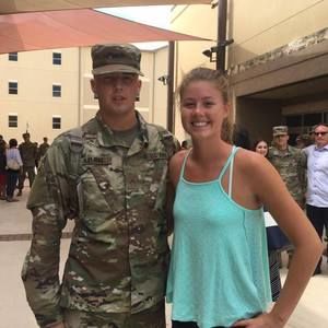 Meet your Posher, Dominique